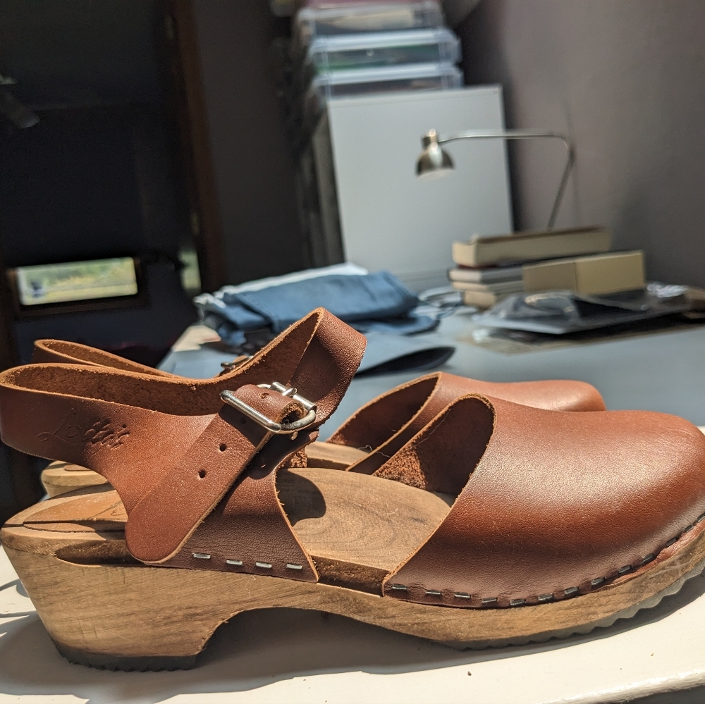 Lotta's Brown Leather Women's Clogs